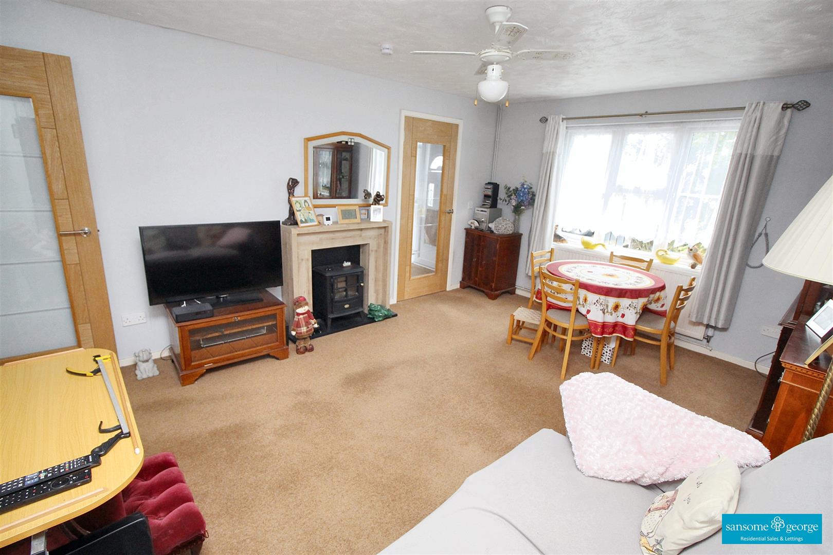 2 bed property in Condor Close, Reading